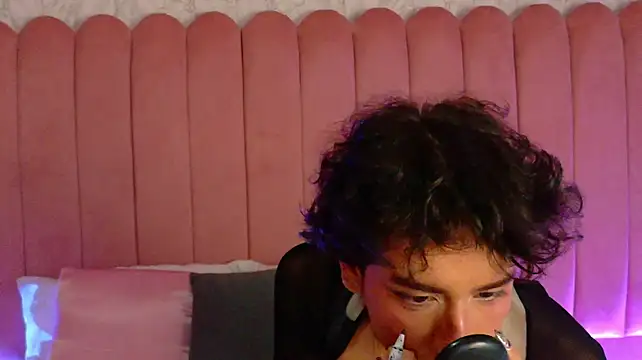 הופעת וובקאם של Leo_Williamss