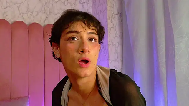 Show modela Leo_Williamss na web-kameri