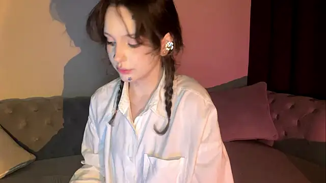 yanashowsy webcam show