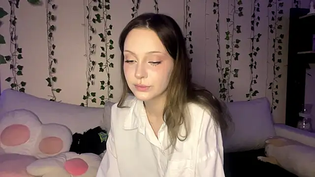 yanashowsy webcam show