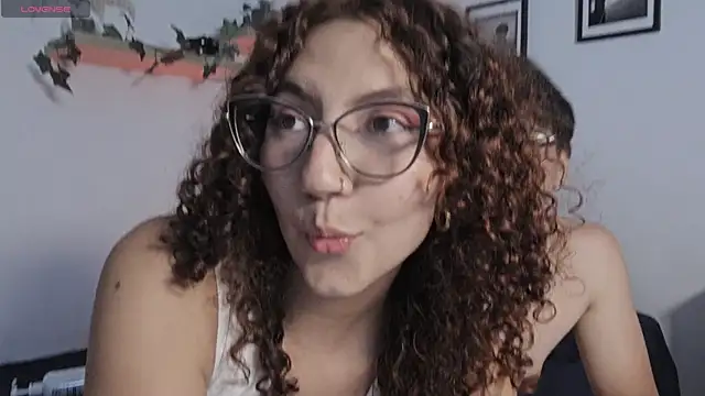 XXX chat uživo modela Mia_belmont