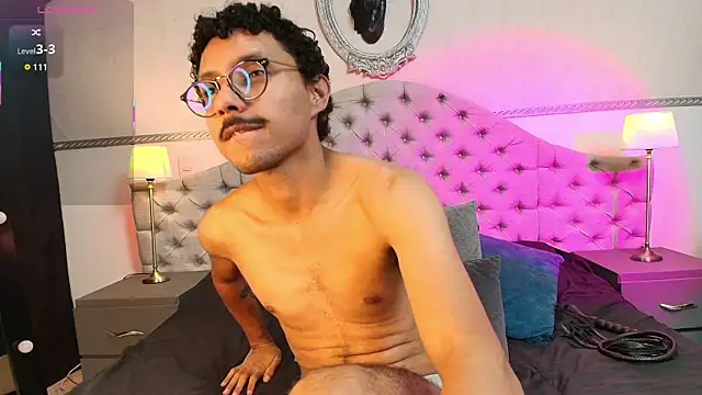 Twunk_miguel Show in webcam