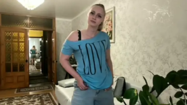 mintchill webcam show