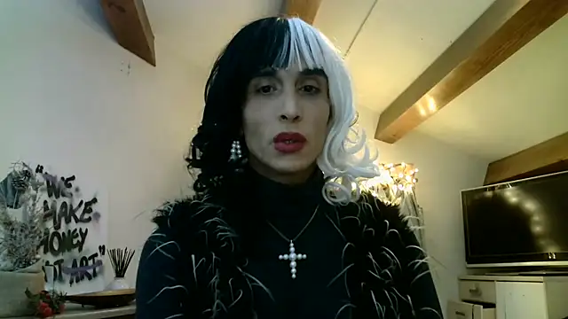 CruellaDivine – webcam-show