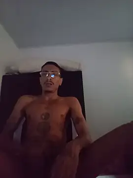 smokepurpxxx: διαδικτυακό σόου στην κάμερα