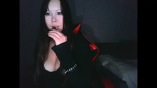 MiaSavageQueen: вебкам-шоу