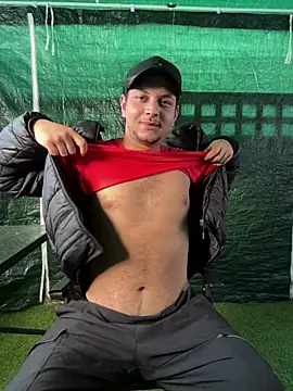 Show modela JettKing_123 na web-kameri