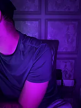 Show modela JettKing_123 na web-kameri