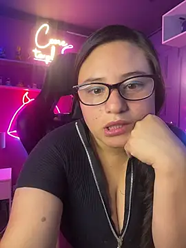 LuisAny Adlı Modelin Canlı XXX Sohbeti