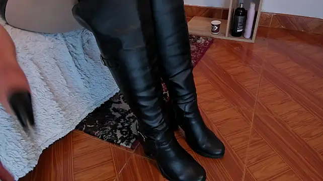 Valentina_nm Show in webcam