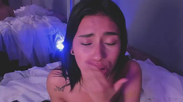 Kitty_Milan Adlı Modelin Canlı XXX Sohbeti