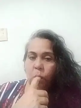 BigAssQueenLatina Show in webcam