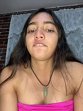 Yulieth_Valentina's Live XXX Chat