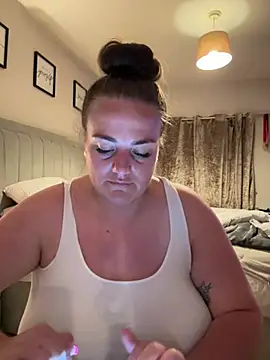 Bustygem_ Show in webcam