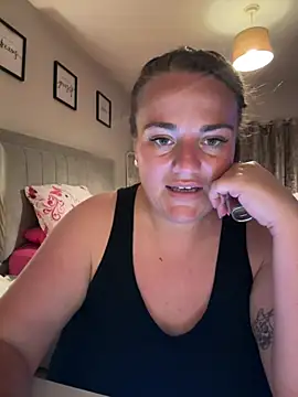 Bustygem_ – webcam-show