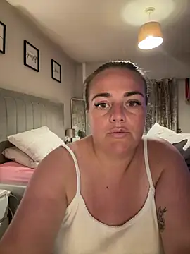 Bustygem_ – webcam-show