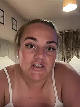 Bustygem_ – webcam-show