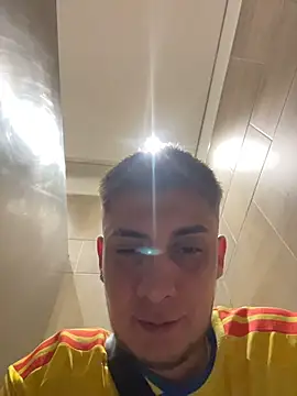 Mao_Rivers Show in webcam