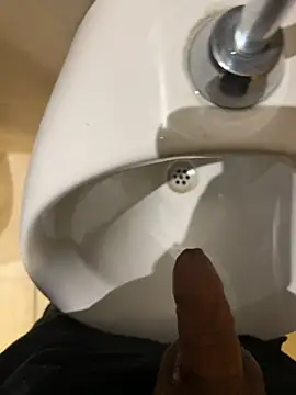 Mao_Rivers Show in webcam