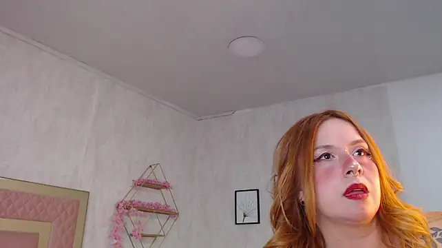 הופעת וובקאם של Paulette_roux