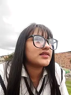 Emily-7 Live XXX-Chat