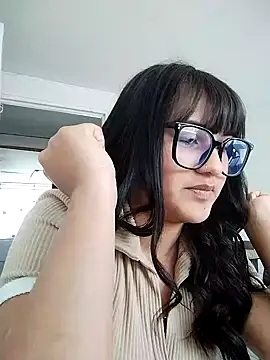 Emily-7 – Live XXX-chat