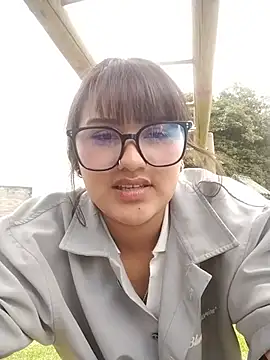 Chat XXX ao vivo de Emily-7