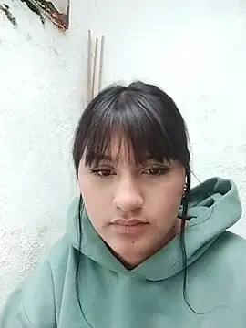 Emily-7 Live XXX-Chat