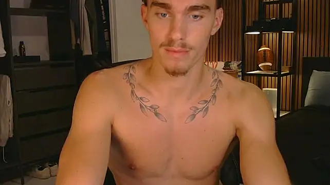 TheNicoRyder Show in webcam