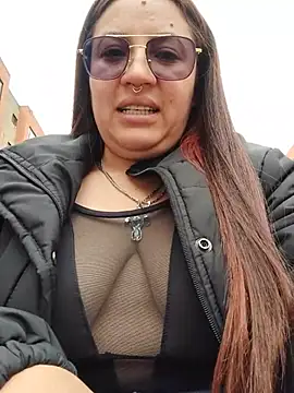 הופעת וובקאם של samm_curvy