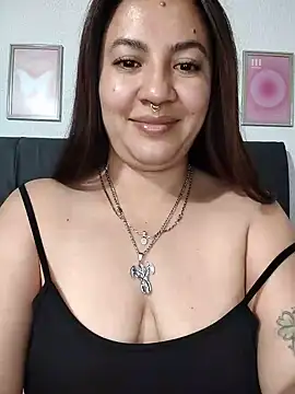 samm_curvy Chat XXX live