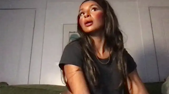 TheOnlyIris 网络视讯表演