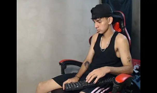 Show modela Garu_hot19 na web-kameri