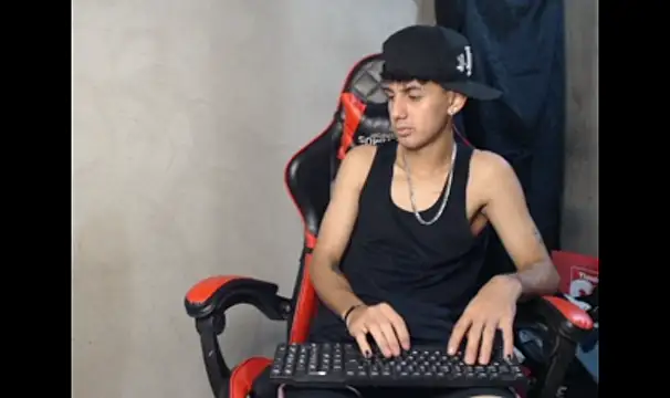 Garu_hot19 webcam show