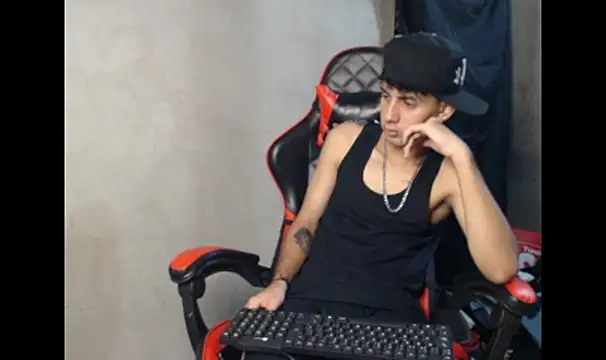 Show modela Garu_hot19 na web-kameri