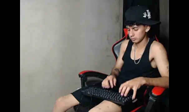 Pertunjukan Kamera Web Garu_hot19