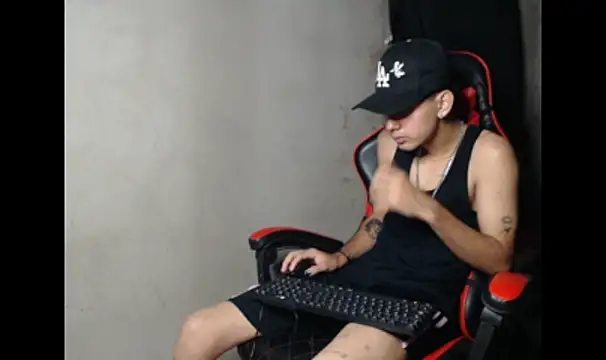 Pertunjukan Kamera Web Garu_hot19