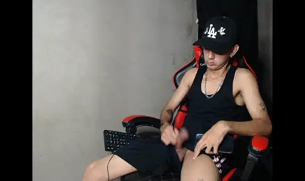 Pokazy przed kamerką – Garu_hot19