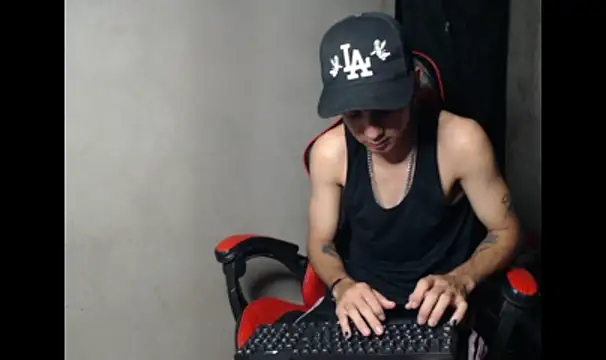 Garu_hot19 Show in webcam