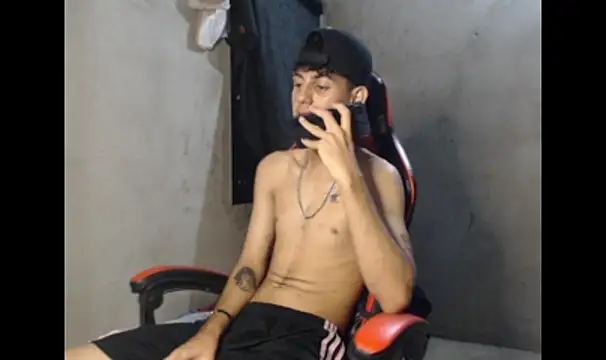 Garu_hot19 Show in webcam