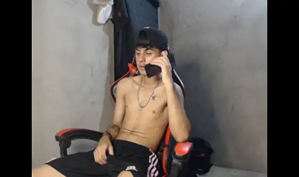 Garu_hot19 Show in webcam