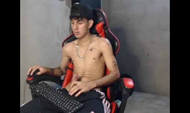 Garu_hot19 webcam show