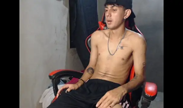Show de Garu_hot19 na webcam