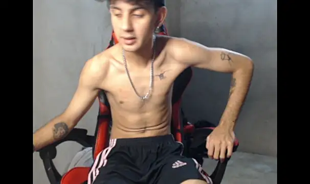 Pokazy przed kamerką – Garu_hot19