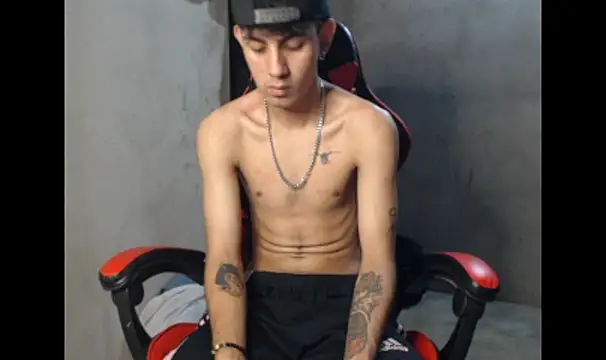 Garu_hot19 webcam show