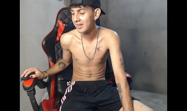 Show modela Garu_hot19 na web-kameri
