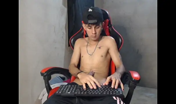 Garu_hot19 Webcam Show