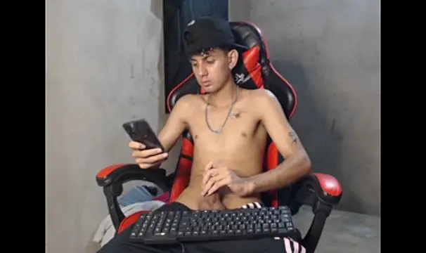 Garu_hot19 Show in webcam