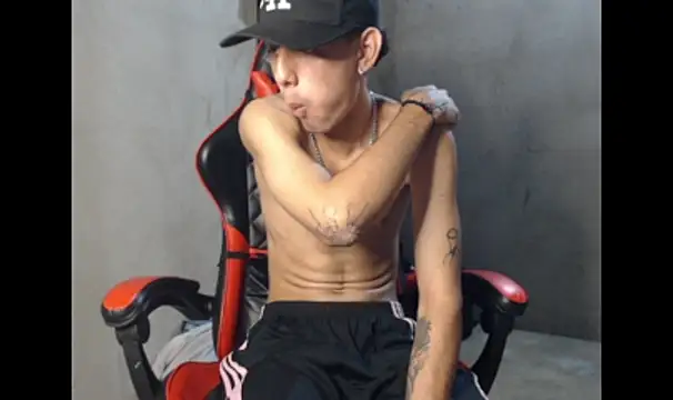 Garu_hot19 Show in webcam