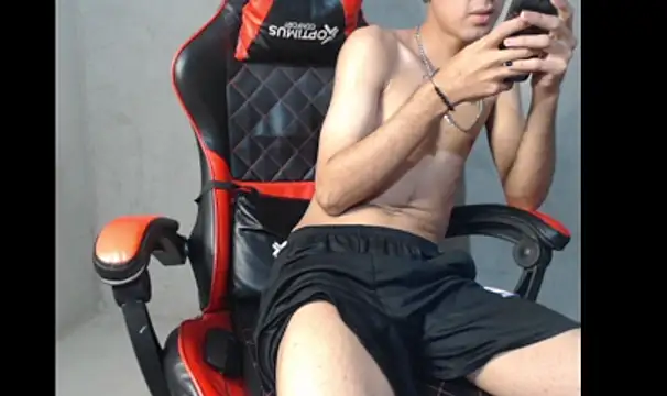 Show modela Garu_hot19 na web-kameri